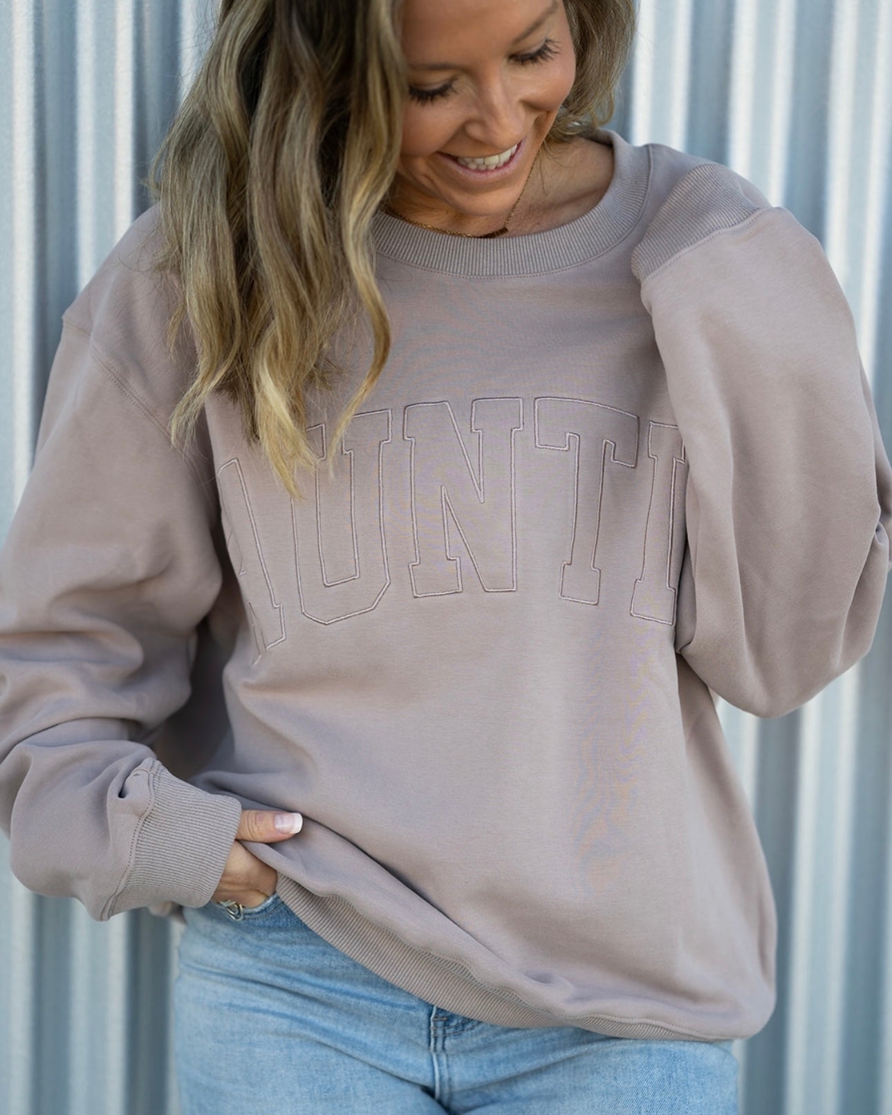 AUNTIE Drop Shoulder Crewneck SIMPLY TAUPE updated fit