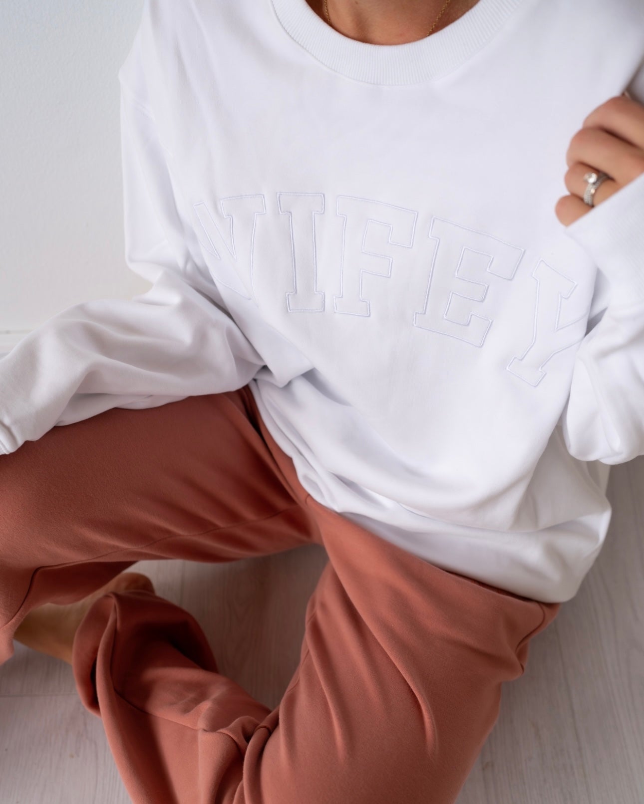 WIFEY Drop Shoulder Crewneck - WHITE